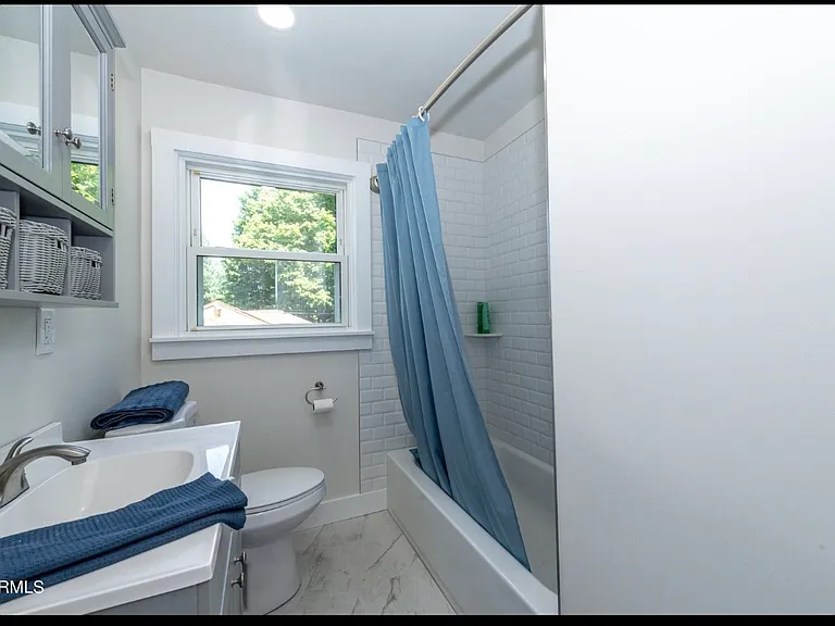 5909 Adelia Dr — Photo 21