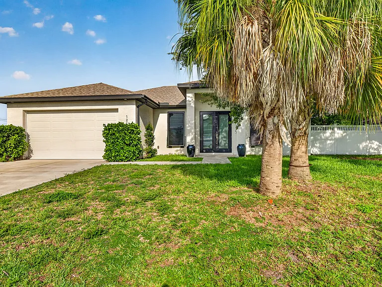 1218 SW 9th Ct — Photo 24