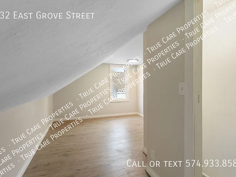232 E Grove St — Photo 20