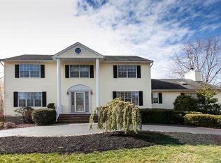 226 Yale Dr, Lincroft, NJ