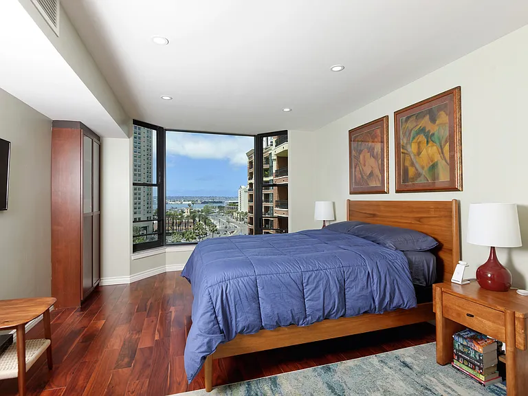 500 W Harbor Dr #1020 — Photo 14