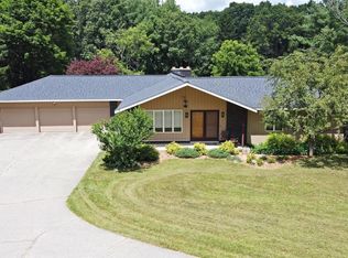 35 Rissman Ln, Ortonville, MI 48462