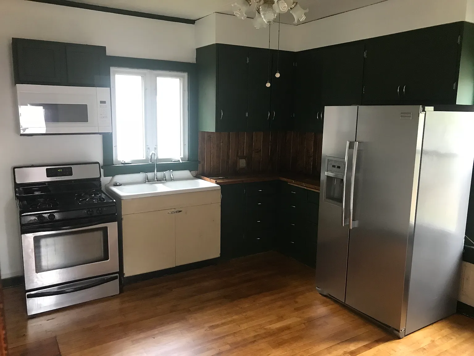 3 bed, 1.5 bath, 1296 sqft, $1,485 — Photo 4