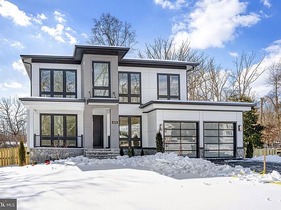 2nd image of 7007 Hector Rd