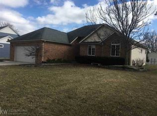 4731 Ridgewood Dr, Smiths Creek, MI 48074