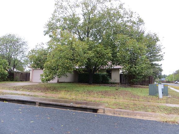 2nd image of 609 Gabriel Mills Dr