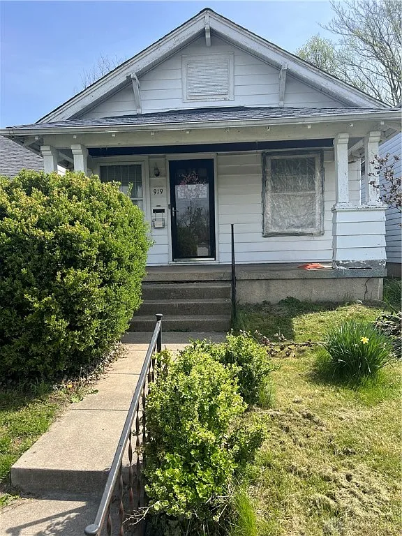 919 Malvern St photo 1