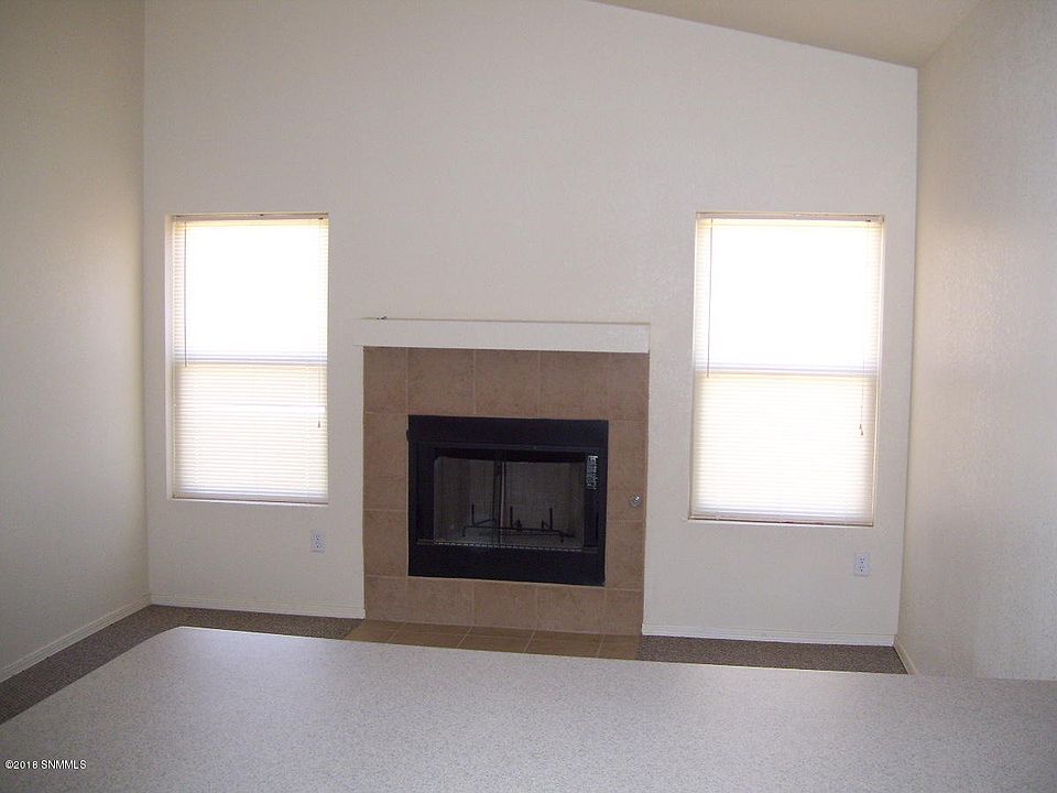 1st image of 102 Tierra Vista Dr