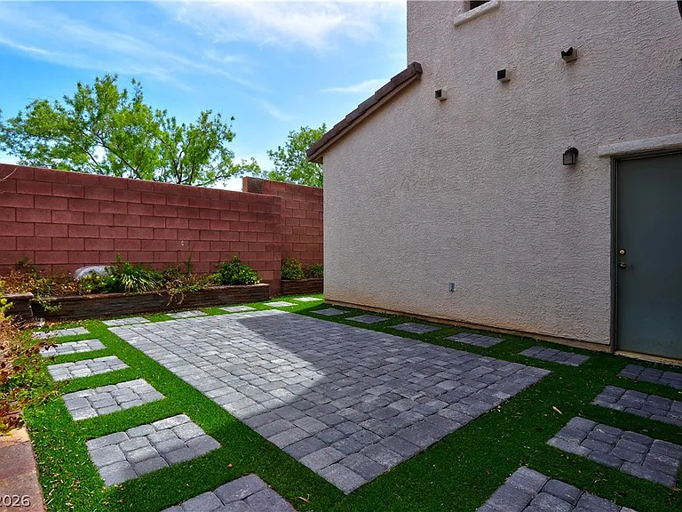 10471 Foggy Glen Ave — Photo 23