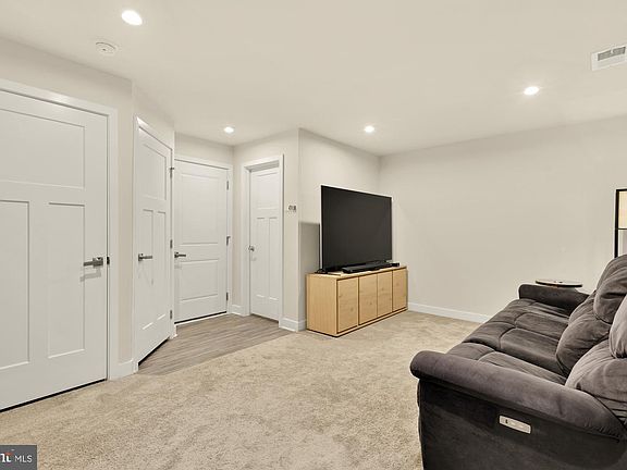 4th image of 7831 Francis Dickens Ln