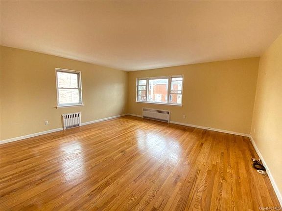 3rd image of 11 Nile St #2