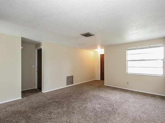 4th image of 7401 1st St NE