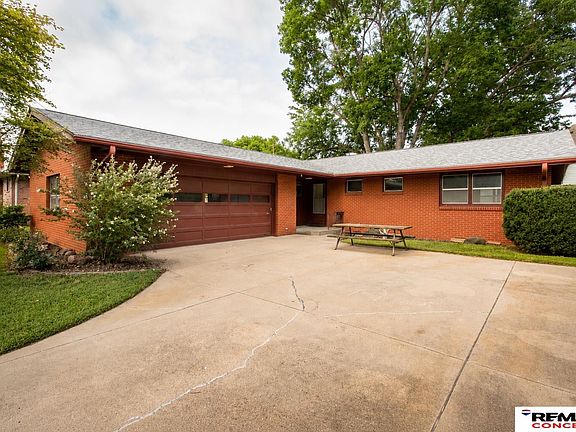3rd image of 708 Driftwood Dr