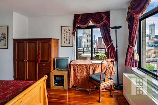 Rented by Halstead Real Estate | media 41