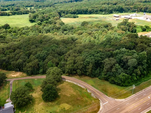 Highway 22 N, Lexington, TN 38351