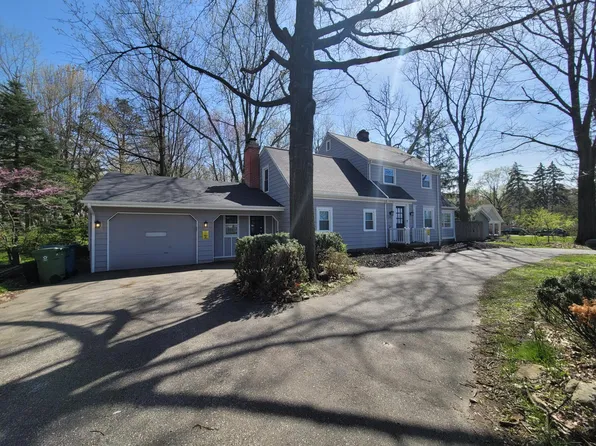 9341 W Ridgewood Dr, Parma Heights, OH 44130