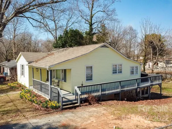 2351 19th Ave NE, Hickory, NC 28601