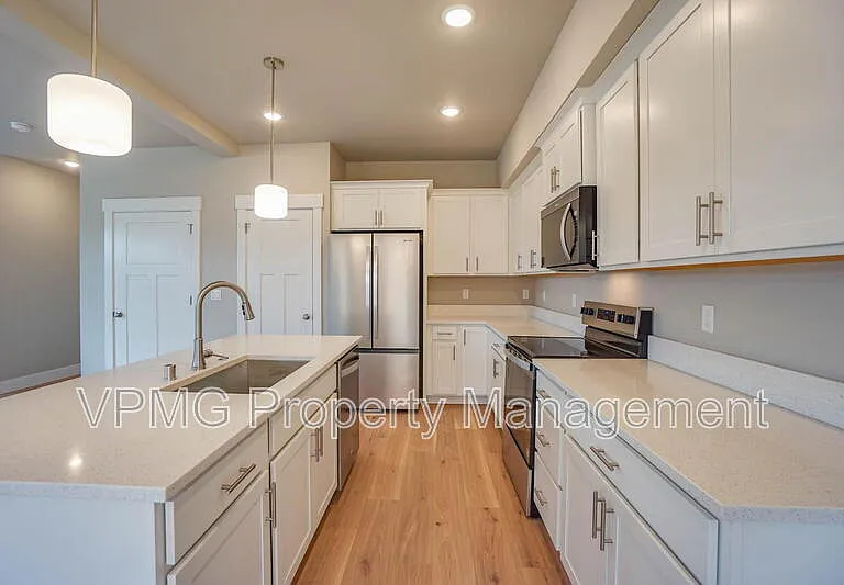 2347 E Otter Loop — Photo 10