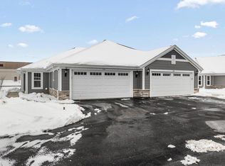 520 Hunter Oaks BOULEVARD #0801, Watertown, WI
