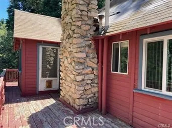 544 Community Dr, Lake Arrowhead, CA 92352