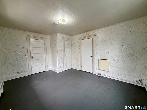 5th image of 237 E Main St