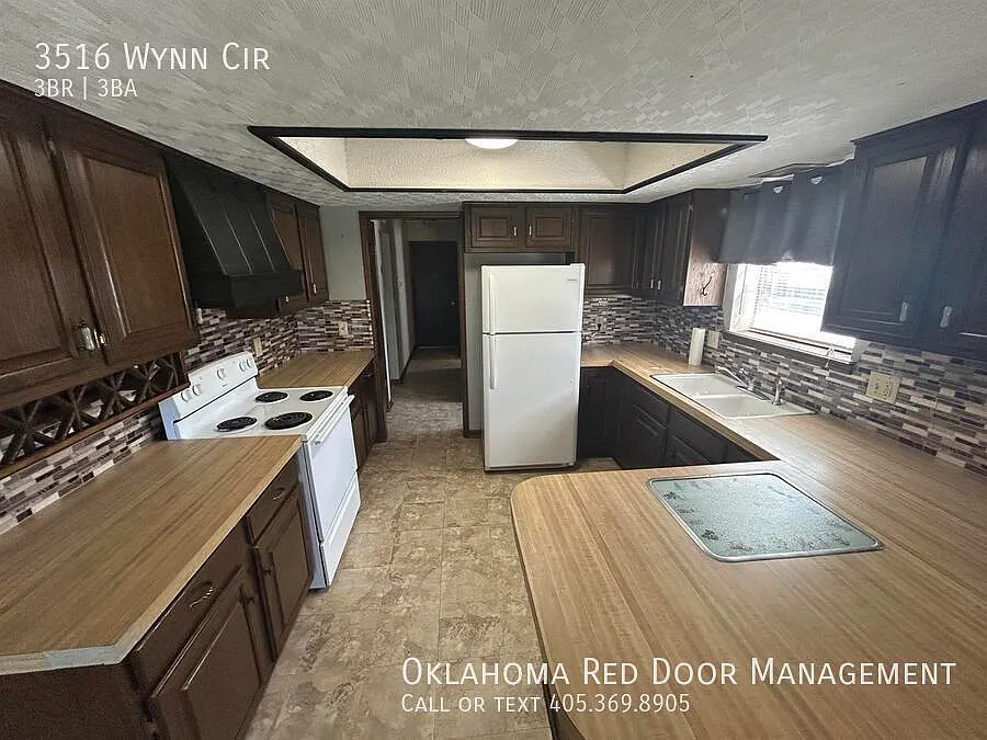 3 bed, 2.5 bath, 1706 sqft, $1,850 — Photo 3