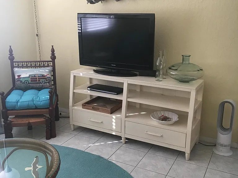 425 Tyler Ave #12 — Photo 5