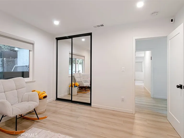 22841 Calvert St — Photo 36