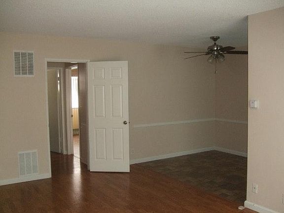 2nd image of 936 N Orange Grove Ave APT 2