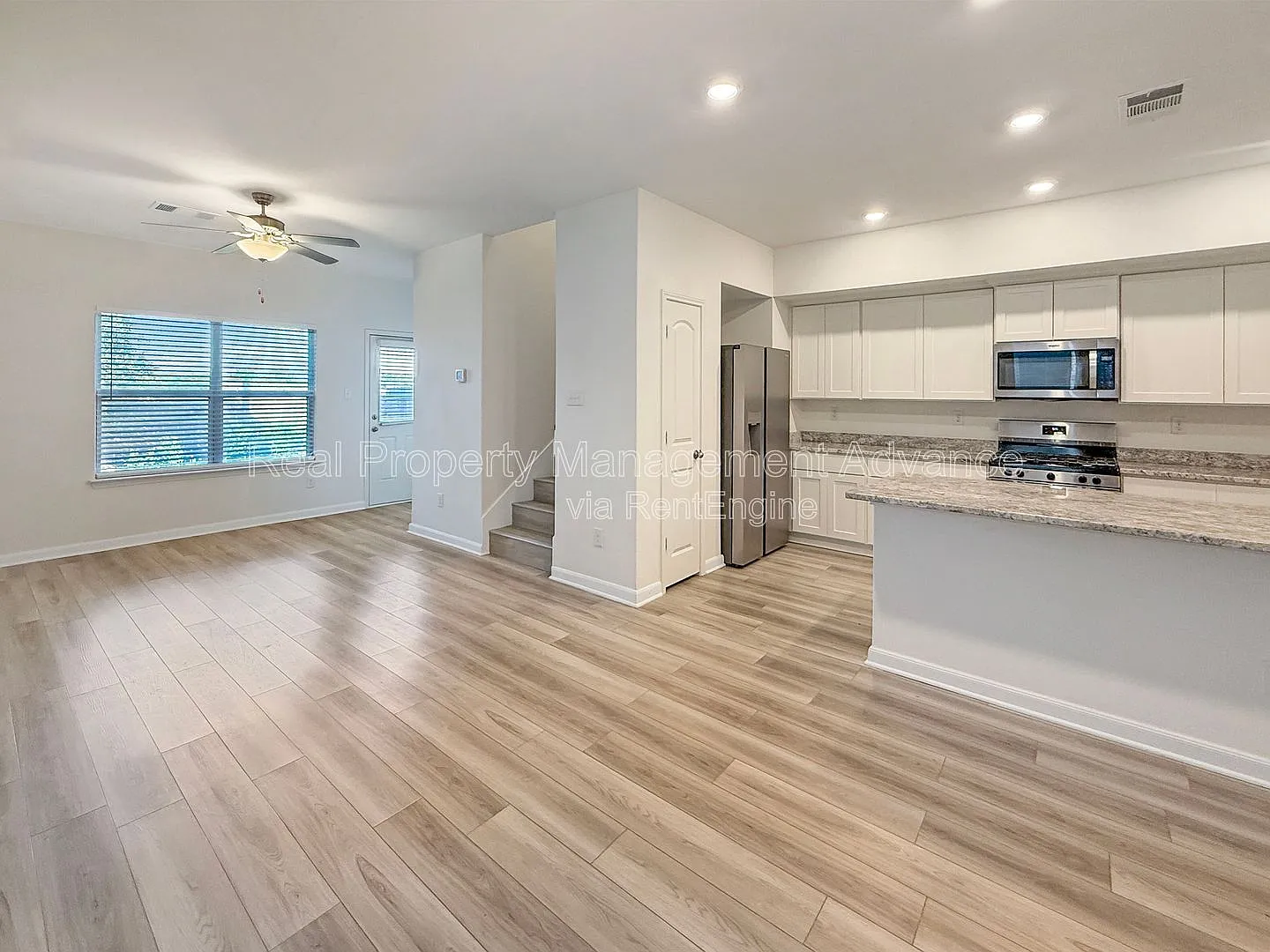 3 bed, 2.5 bath, 1586 sqft, $1,650 — Photo 3
