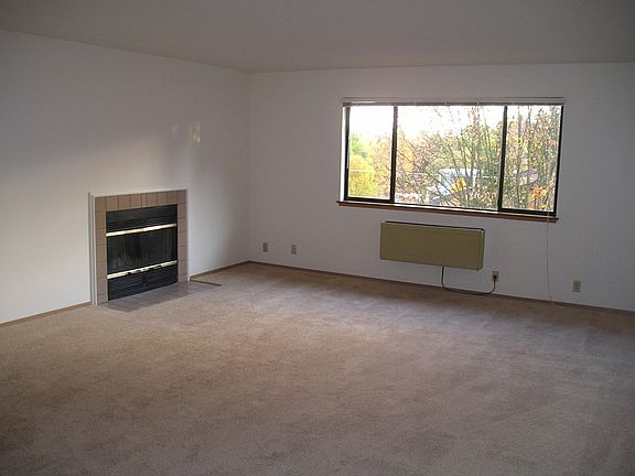 3rd image of 1800 N 107th St APT 202F