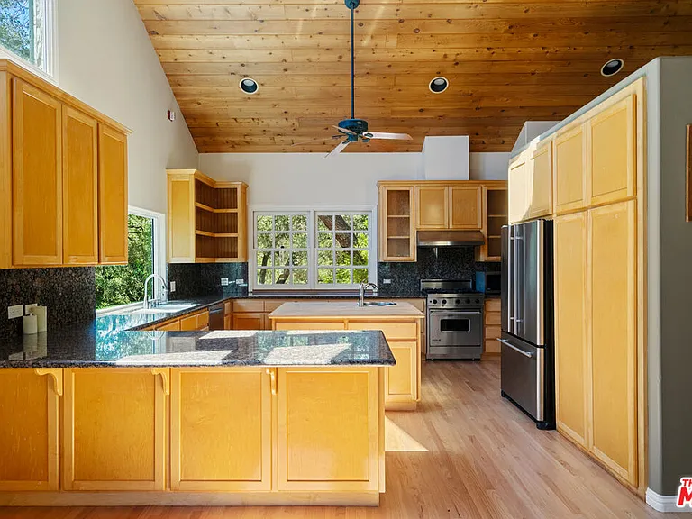 20912 Fontaine Rd — Photo 12