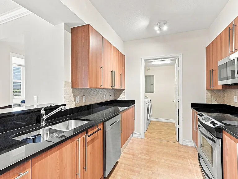 101 SE 20th Ave #501 — Photo 11