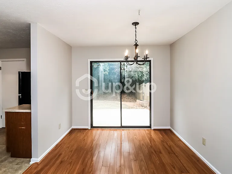 1425 Springleaf Cir SE — Photo 5