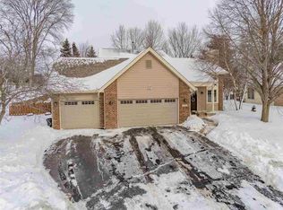 1302 Woodcreek Bnd, Rockford, IL 61108