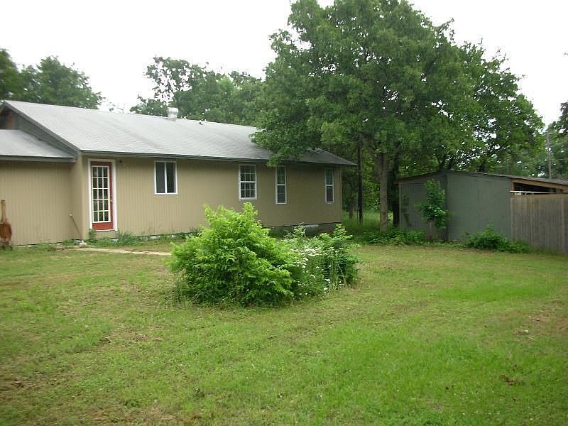 1st image of 904 Oak Lane Dr
