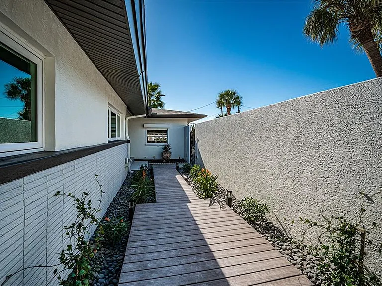 510 55th Ave — Photo 11