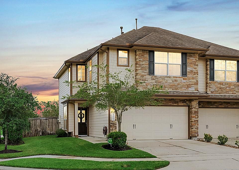 1st image of 3219 Victorian Manor Ln