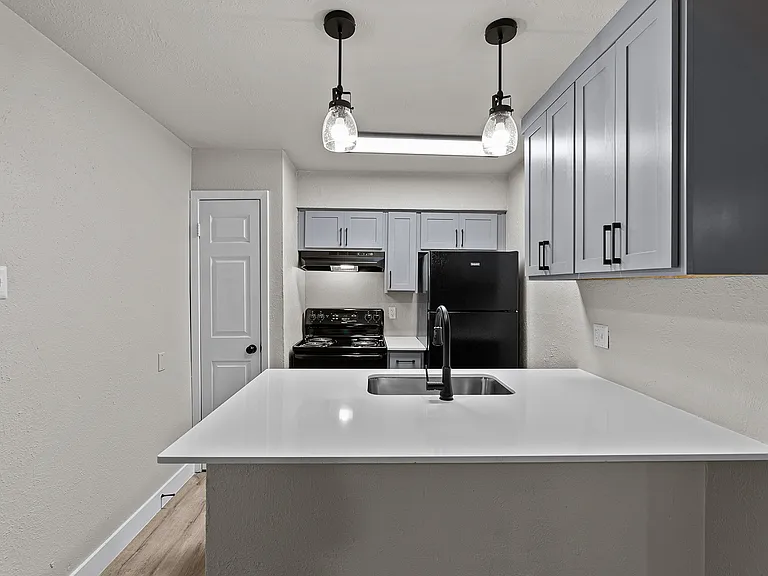 Winding Way Apartments — Photo 10