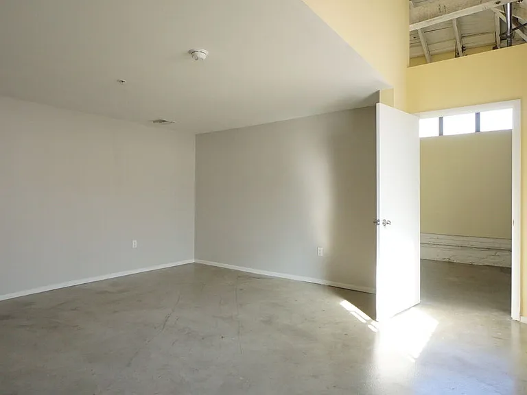 922 W 23rd St #101 — Photo 13