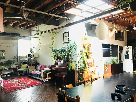 Rented by In Haus LLC | media 11