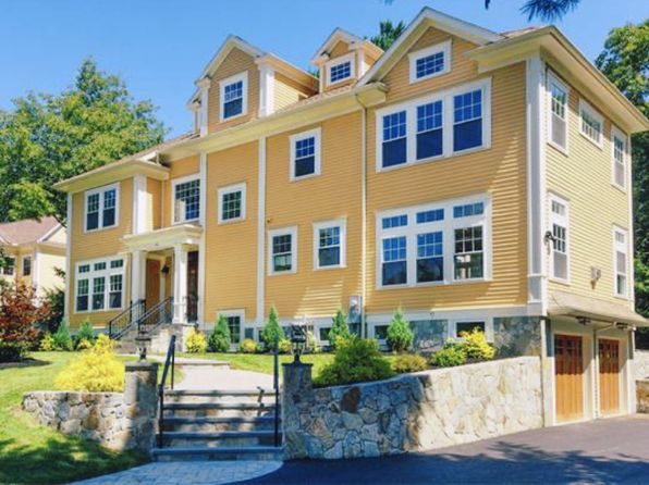 62 Country Club Ln, Belmont, MA 02478