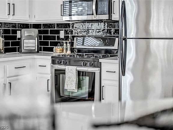 4th image of 4829 Canary Diamond Ave