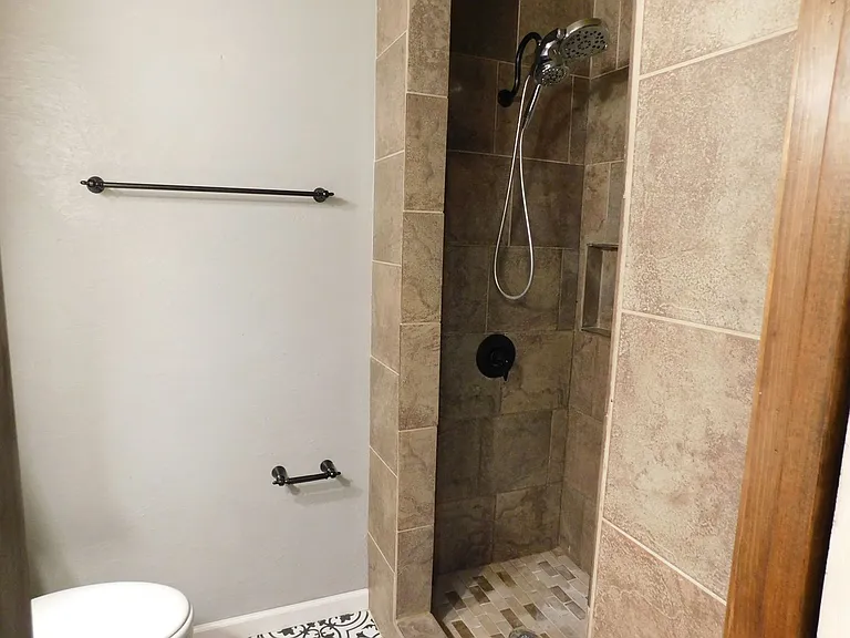 114 Caballo Dr — Photo 6