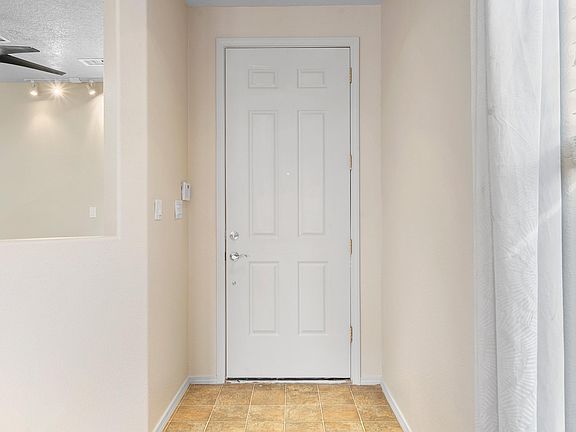 4th image of 11101 Fiesta Park St NW
