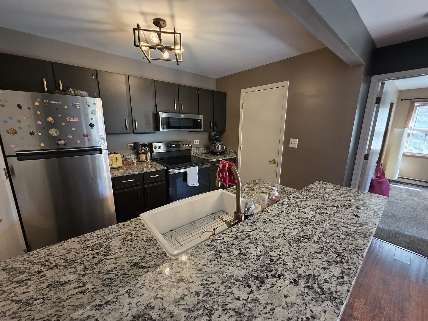 2 bed, 1050 sqft, $1,800 — Photo 3