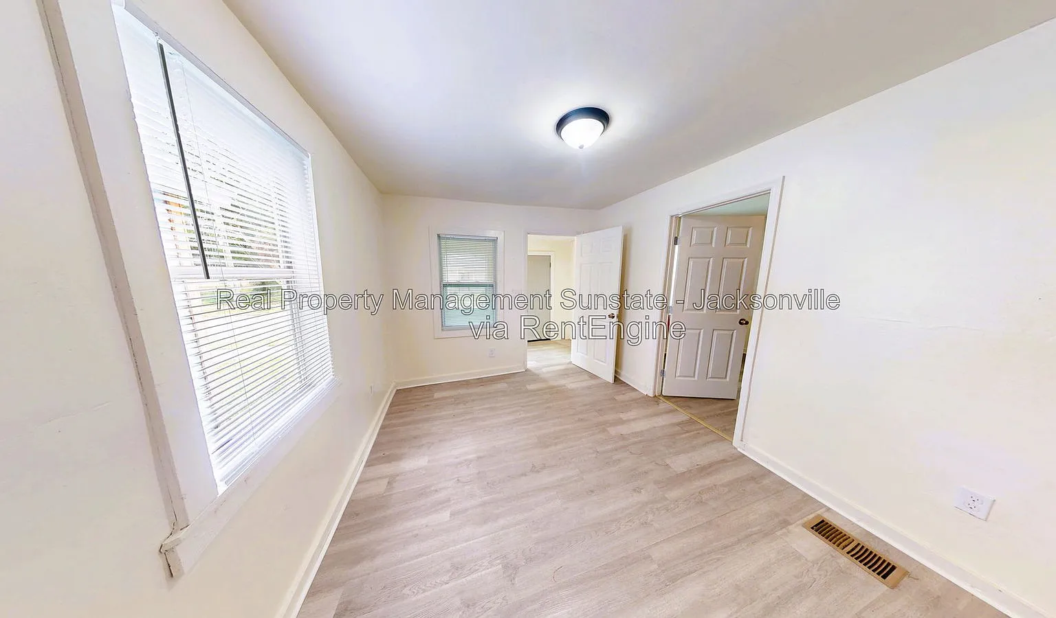 3 bed, 2.0 bath, 972 sqft, $1,250 — Photo 3