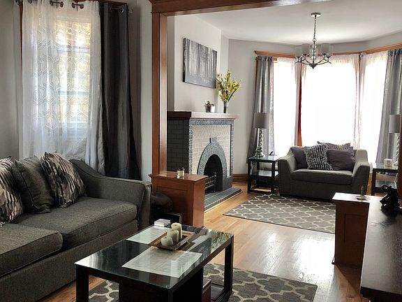 5th image of 2819 N Rockwell St