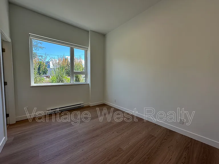1381 Belaire Ave #Townhouse 3 — Photo 9