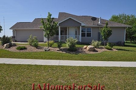 1337 Crescent View Dr. NE